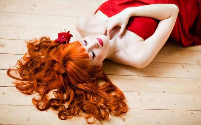 Милые девушки с огненно-рыжими волосами (104 фото)
